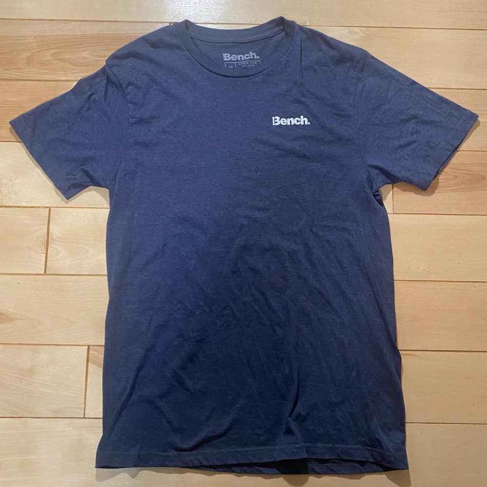 Bench t-shirt dark blue size medium, super soft